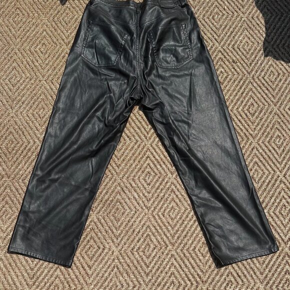 Levi’s Faux Leather Straight Pants | Size 30R | Black High-Rise Vegan Leather - Picture 6 of 8